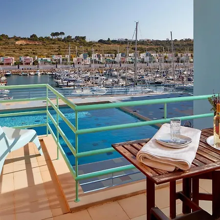 アパート Orada Marina