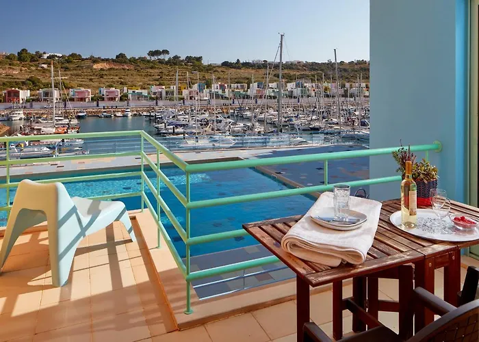 アパート Orada Marina