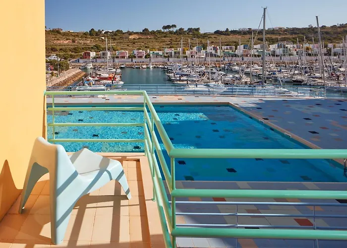 Orada Marina アパート *